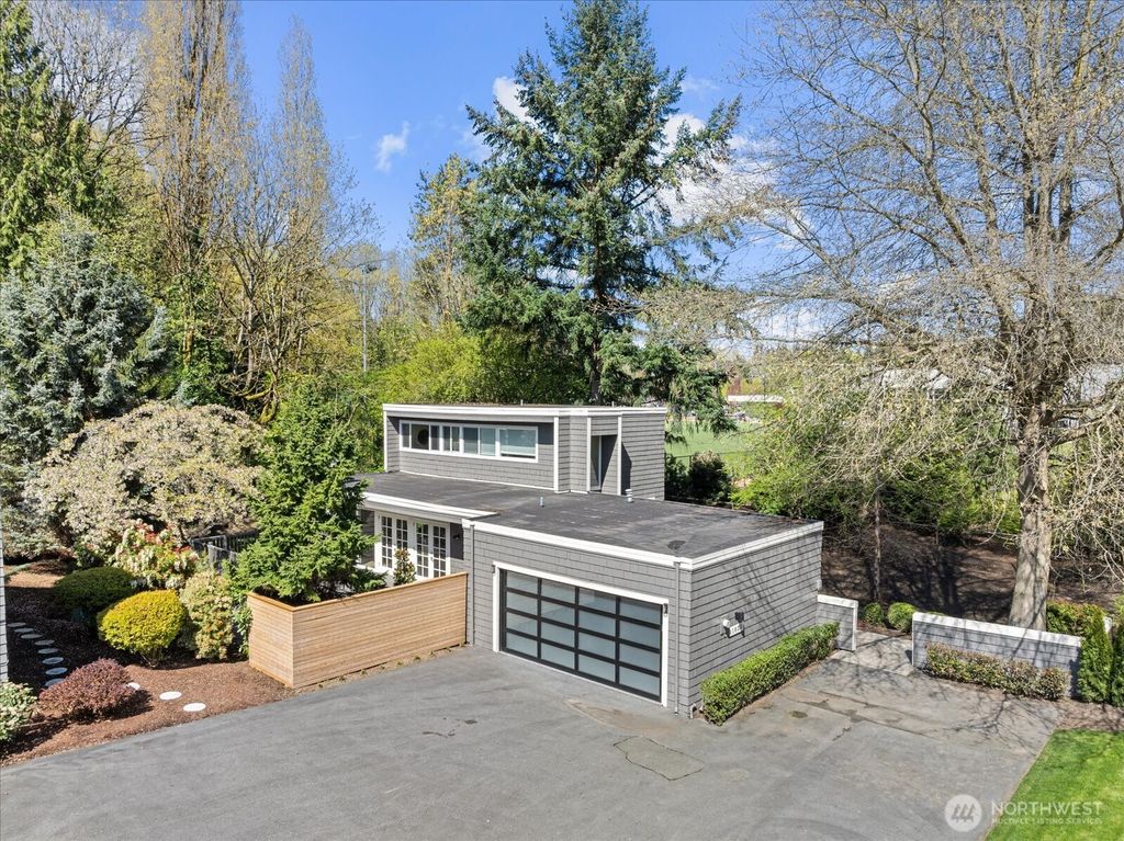 Photo of 1825 112th Avenue NE, Bellevue, WA 98004 (MLS # 2347537)