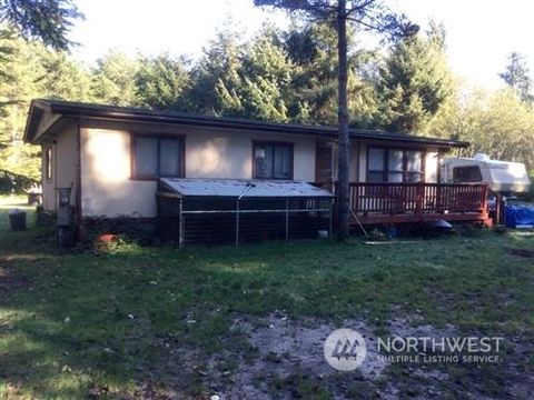 Photo of 14102 Pacific Way, Long Beach, WA 98631 (MLS # 2050429)