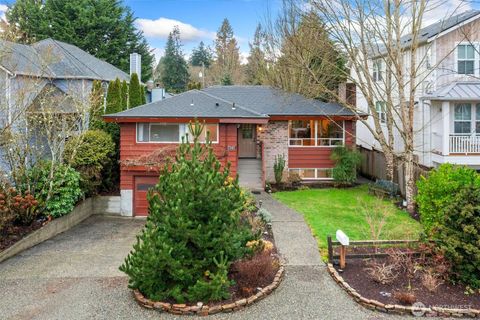 7747 37th Avenue NE Seattle WA 98115