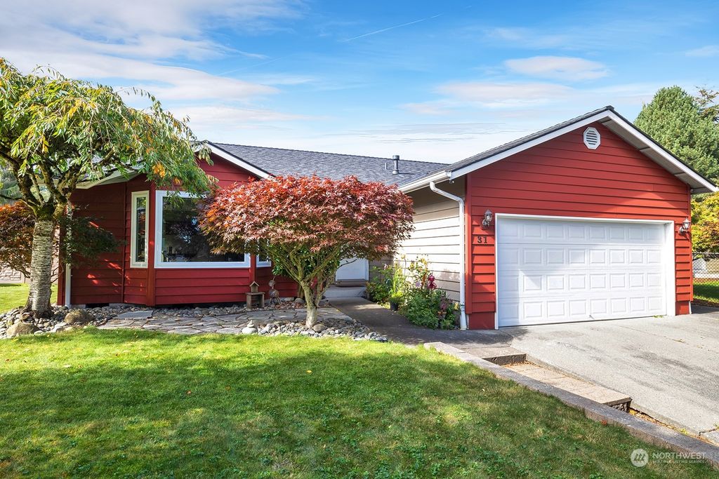 Photo of 31 75th Street SW, Everett, WA 98203 (MLS # 2296523)