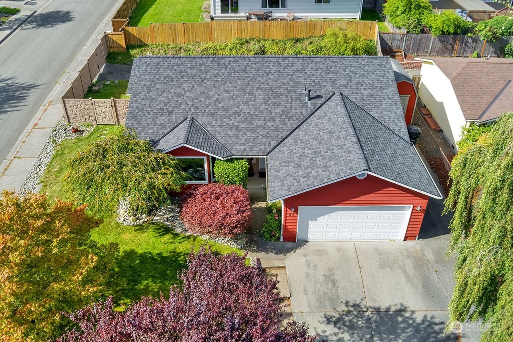 Photo of 31 75th Street SW, Everett, WA 98203 (MLS # 2296523)