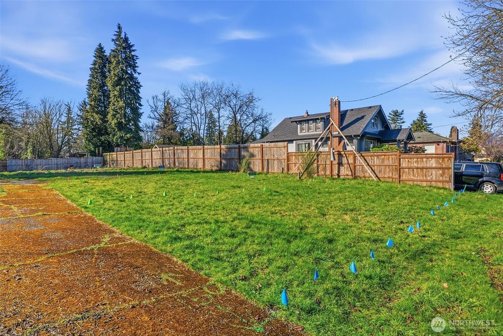 Photo of 324 E 40th Street, Tacoma, WA 98404 (MLS # 2499063)
