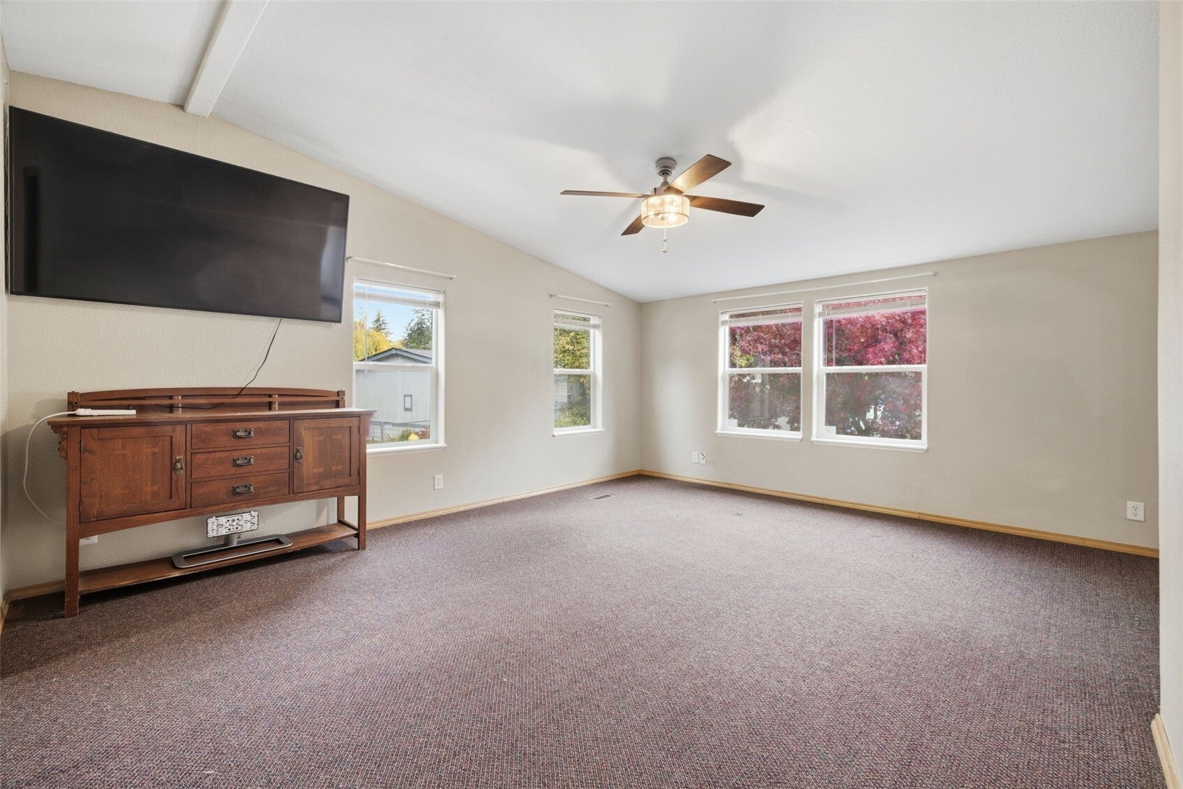 5307 St Hwy 303 NE 116