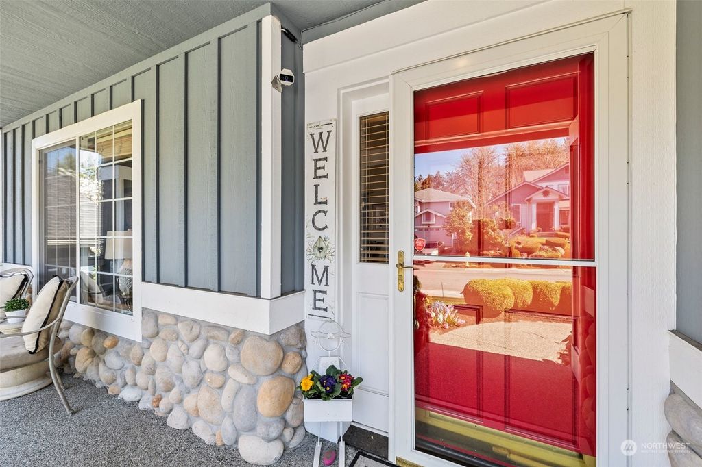 Photo of 1714 232nd Avenue NE, Sammamish, WA 98074 (MLS # 2212983)