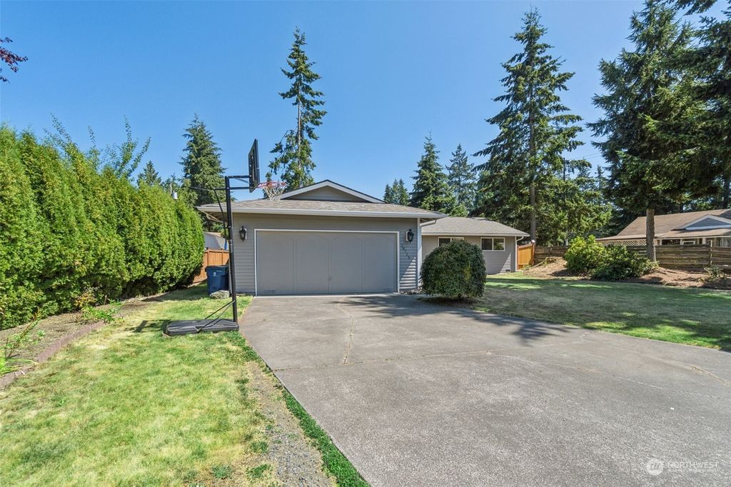 Photo of 18715 62nd Place W, Lynnwood, WA 98037 (MLS # 2271690)