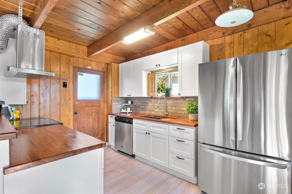 listing image 9362619758132684699