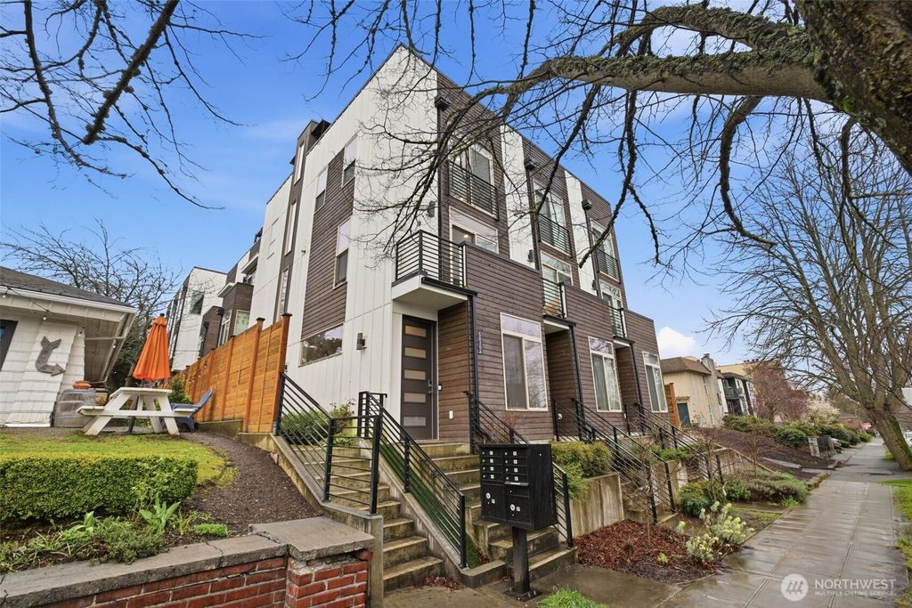 Photo of 5620 California Avenue SW #A, Seattle, WA 98136 (MLS # 2492287)