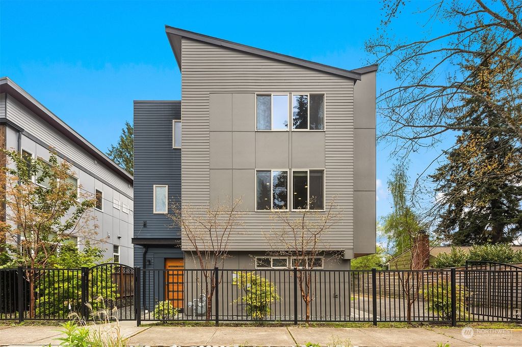 Photo of 14732 31st Avenue NE, Shoreline, WA 98155 (MLS # 2210180)
