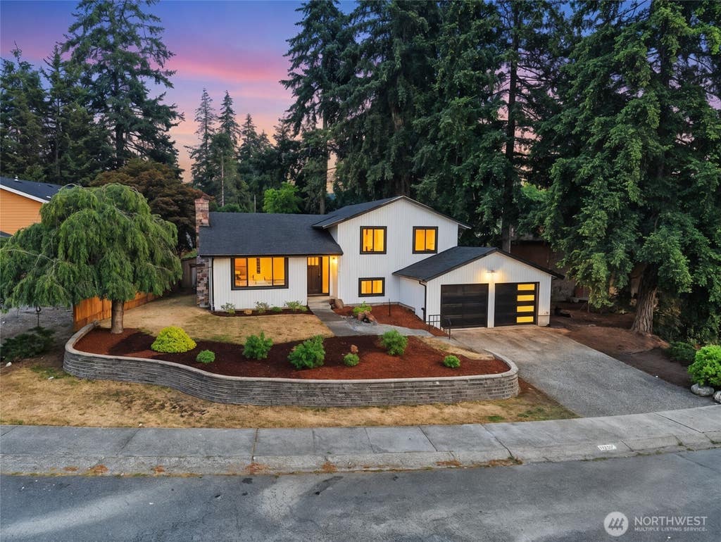 Photo of 11707 SE 65th Street, Bellevue, WA 98006 (MLS # 2568704)