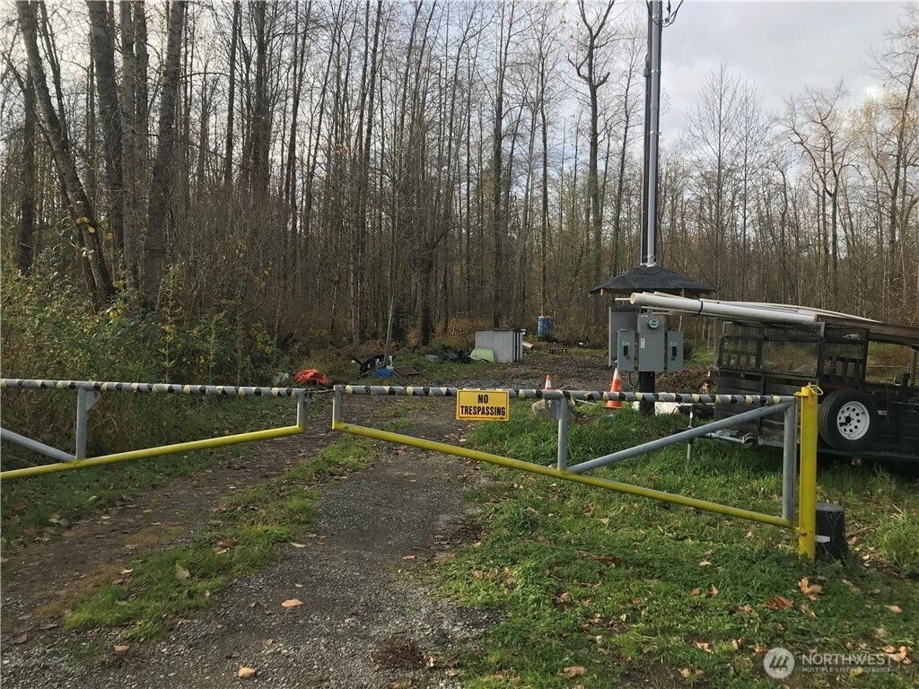 Photo of 11610 19th Ave Ne Ave, Marysville, WA 98271 (MLS # 2424553)
