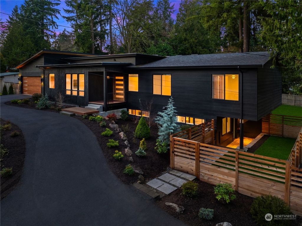 Photo of 8828 SE 61st Street, Mercer Island, WA 98040 (MLS # 2198354)