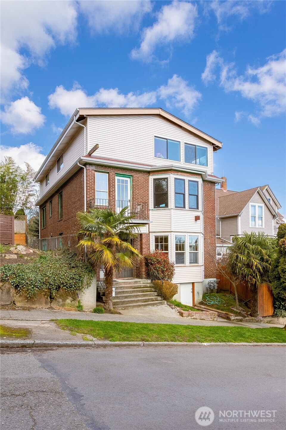 3010 E Spruce Street Upper