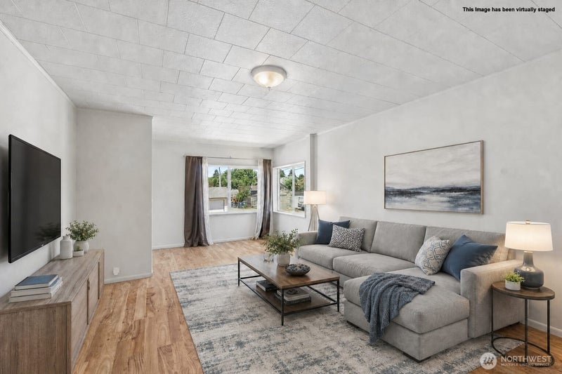 806 4th Street SE