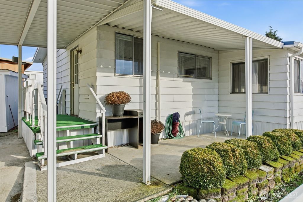 Photo of 3232 S 181st Place #108, SeaTac, WA 98188 (MLS # 2472586)