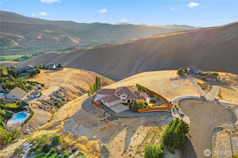 Photo of 4285 W Eaglerock Place, Wenatchee, WA 98801 (MLS # 2438030)