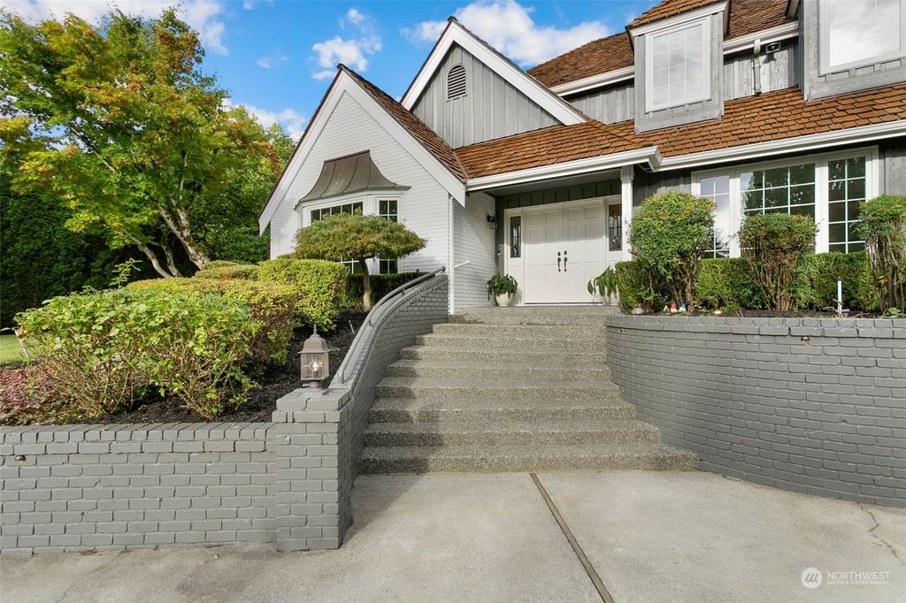 Photo of 7880 80th Place SE, Mercer Island, WA 98040 (MLS # 2168263)