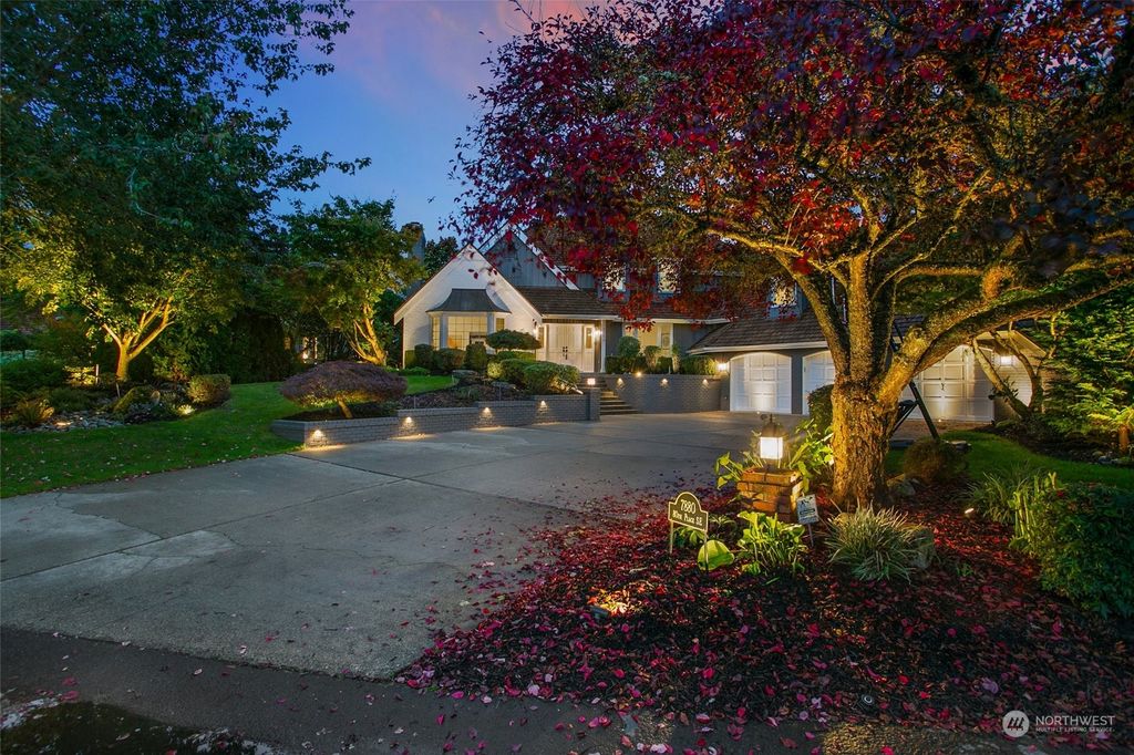Photo of 7880 80th Place SE, Mercer Island, WA 98040 (MLS # 2168263)