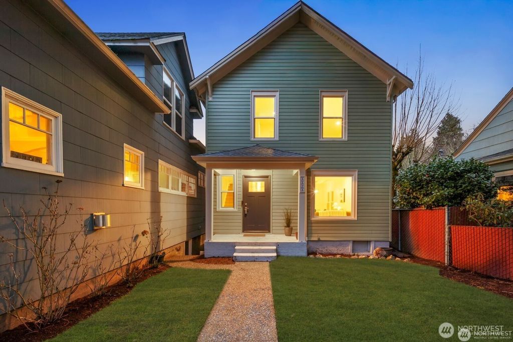 Photo of 1121 N M Street, Tacoma, WA 98403 (MLS # 2532674)