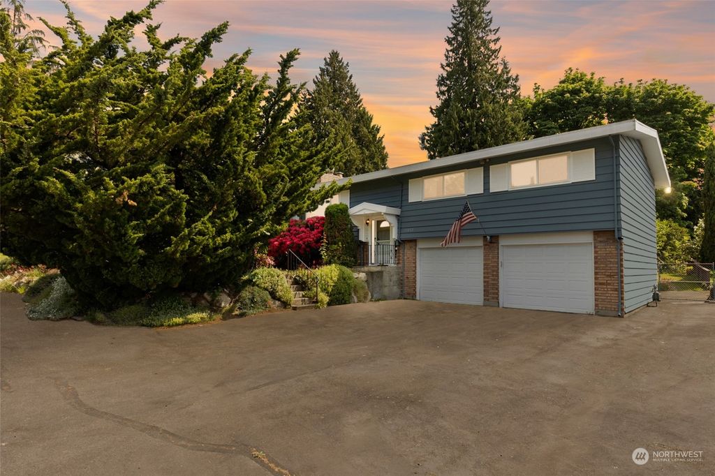 Photo of 19232 33rd Avenue S, SeaTac, WA 98188 (MLS # 2071019)