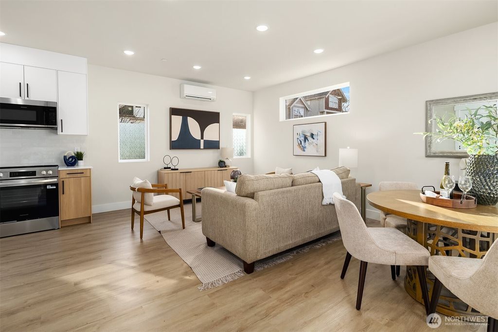 Photo of 1411 Martin Luther King Jr Way, Seattle, WA 98122 (MLS # 2478769)