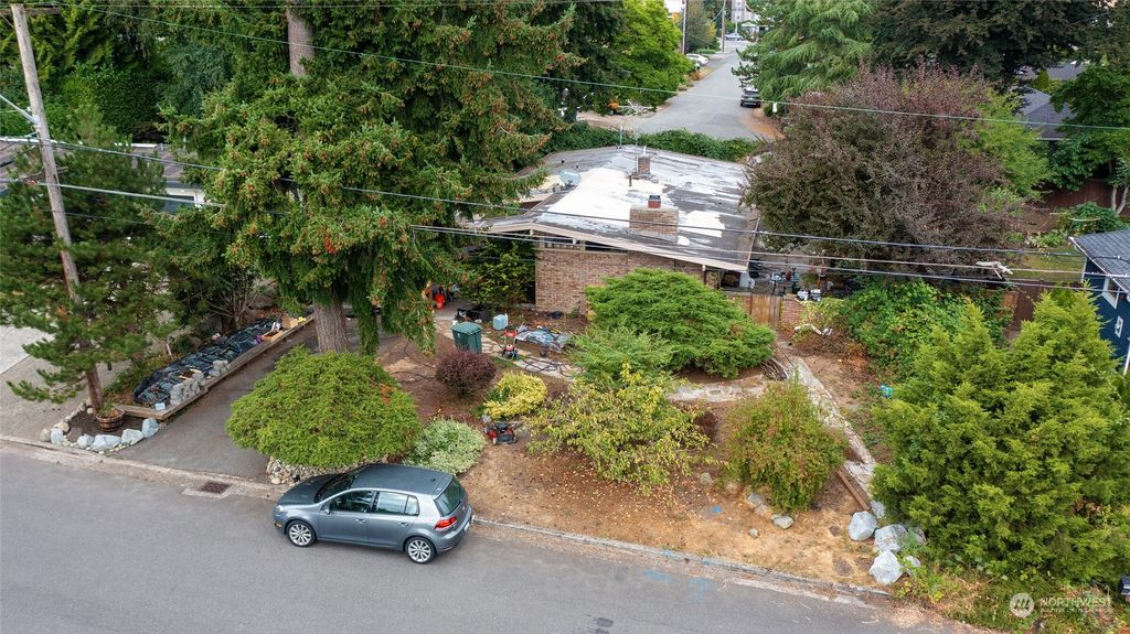 Photo of 11022 SE 2nd Street, Bellevue, WA 98004 (MLS # 2041452)