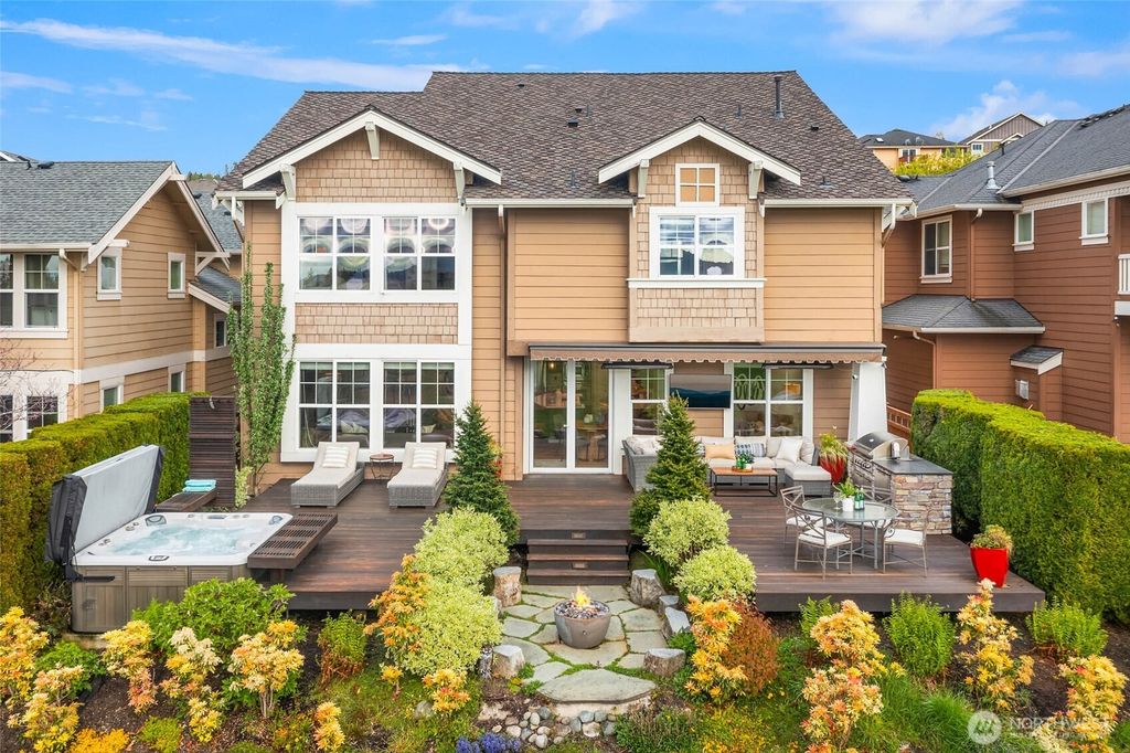 Photo of 1583 24th Avenue NE, Issaquah, WA 98029 (MLS # 2366480)