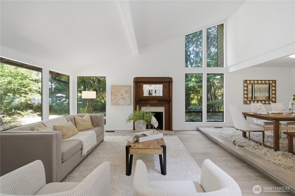 Photo of 21926 SE 37th Street, Sammamish, WA 98075 (MLS # 2568989)