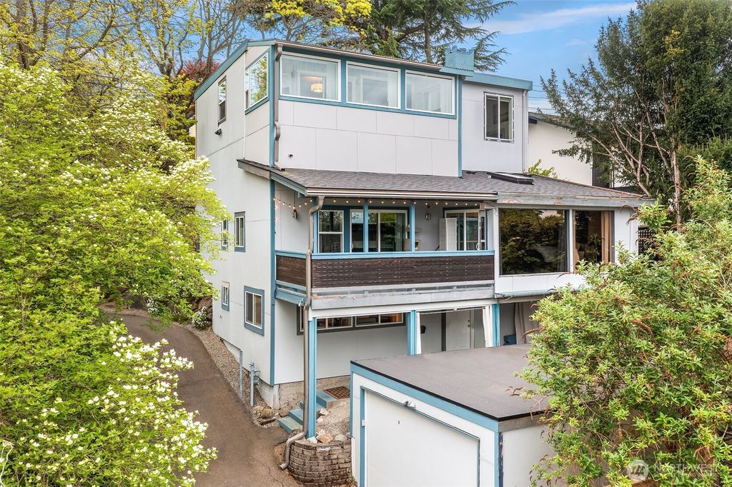 Photo of 2820 27th Avenue W, Seattle, WA 98199 (MLS # 2510414)