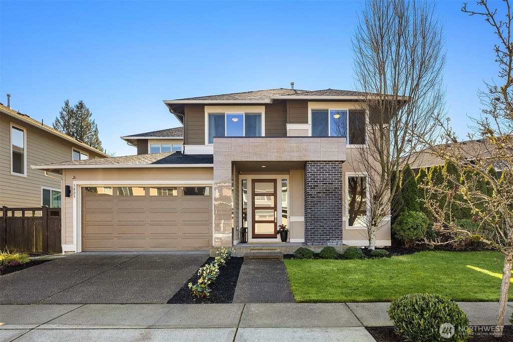 Photo of 3829 NE 24th Court, Renton, WA 98056 (MLS # 2479011)