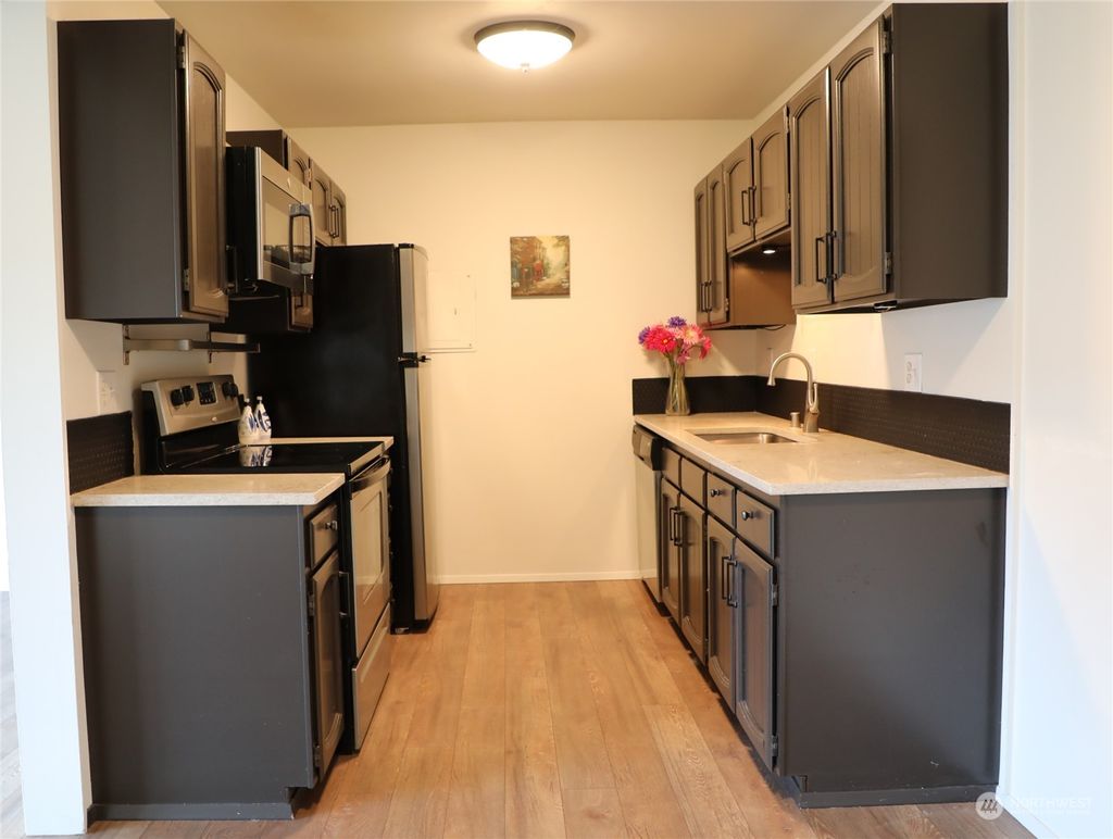 Photo of 2500 81st Avenue SE #133, Mercer Island, WA 98040 (MLS # 2190547)