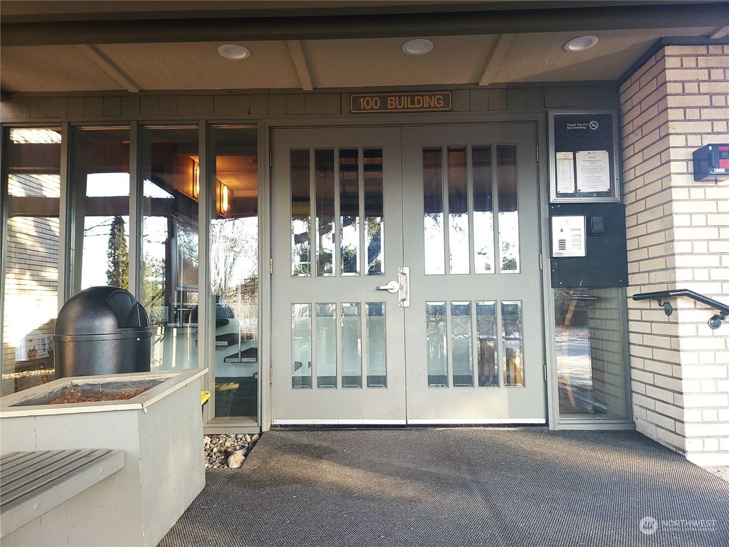 Photo of 2500 81st Avenue SE #133, Mercer Island, WA 98040 (MLS # 2190547)