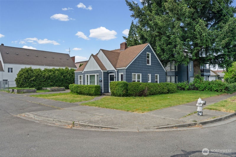 205 W Saar Street