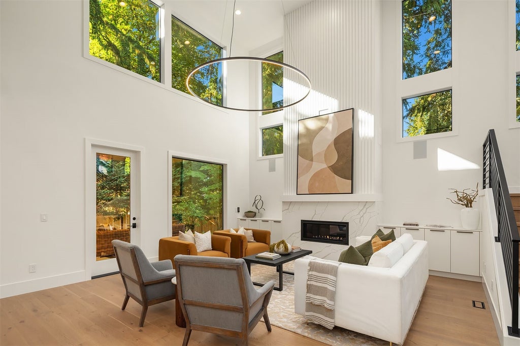 Photo of 12841 NE 108th Place, Kirkland, WA 98033 (MLS # 2596827)