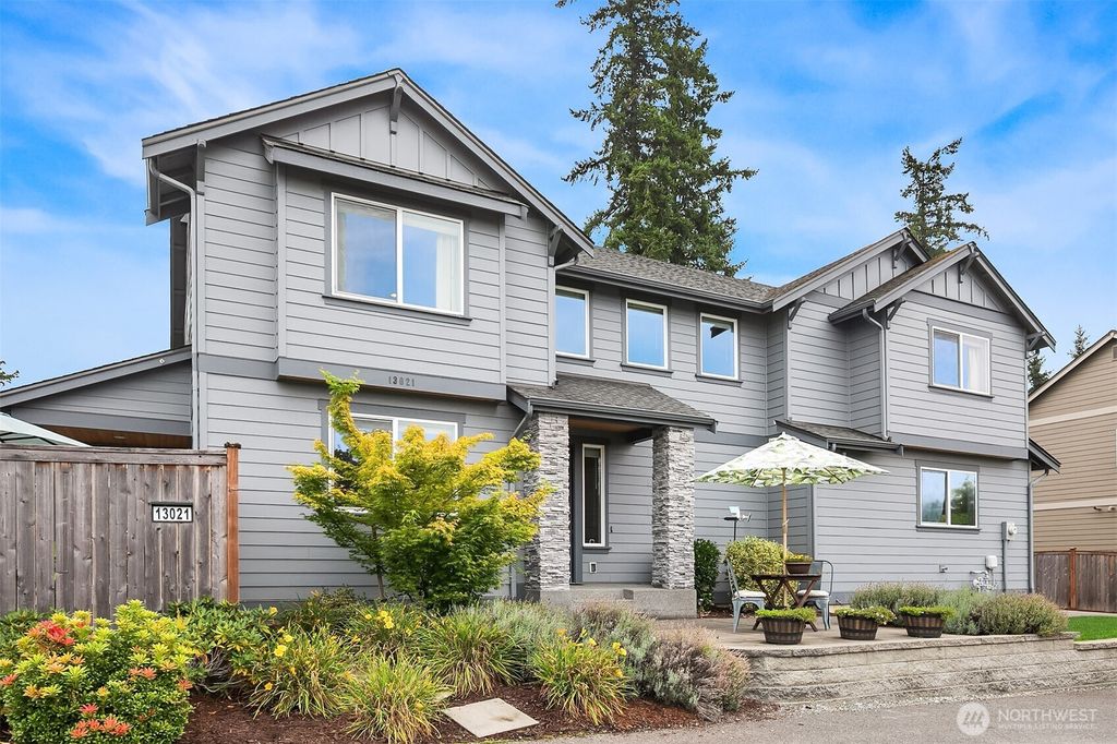 Photo of 13021 SE 306th Place, Auburn, WA 98092 (MLS # 2428161)