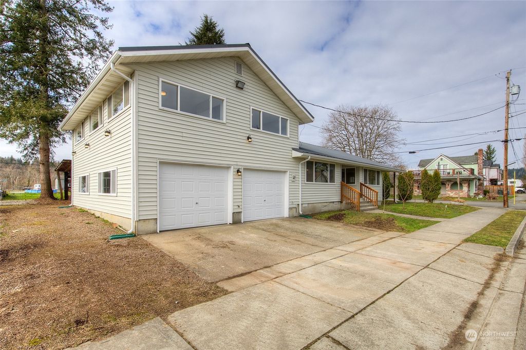 Photo of 307 2nd Street, Sultan, WA 98294 (MLS # 2201203)