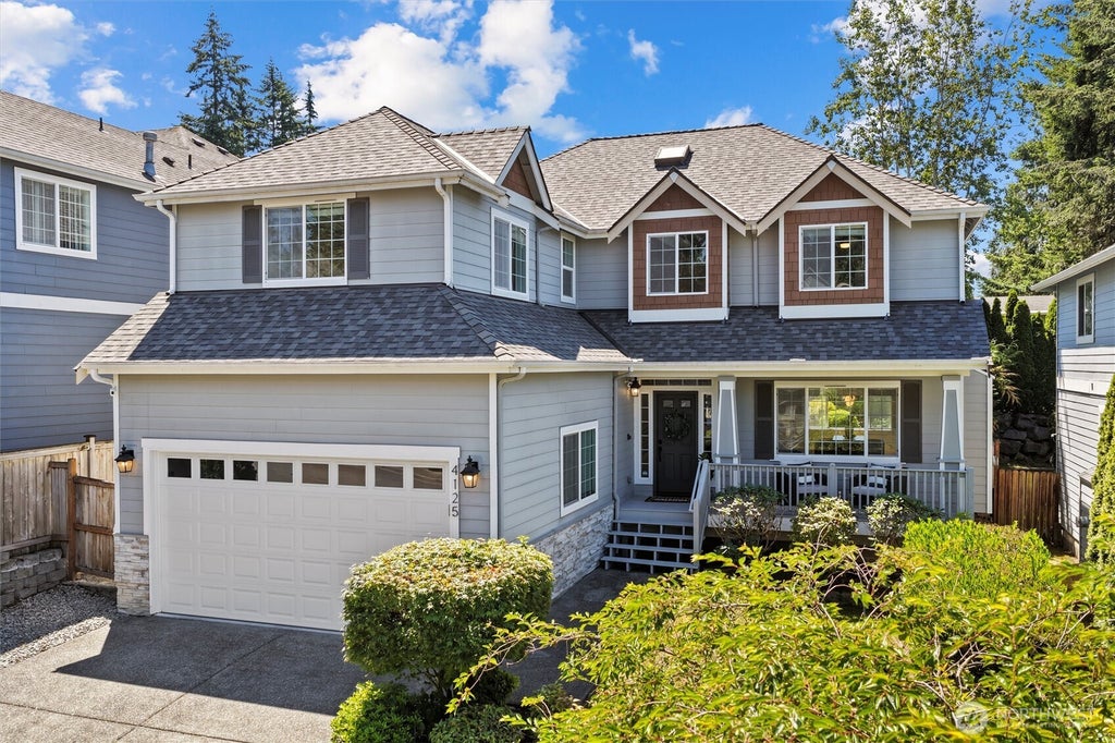 Photo of 4125 NE 27th Place, Renton, WA 98059 (MLS # 2581838)