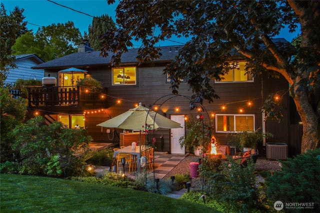 8837 34th Avenue SW, Seattle