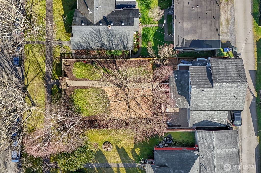 Photo of 1721 McDougall Avenue, Everett, WA 98201 (MLS # 2478931)