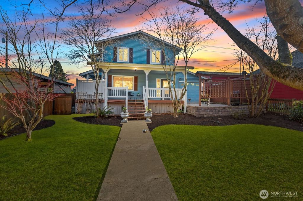Photo of 1721 McDougall Avenue, Everett, WA 98201 (MLS # 2478931)