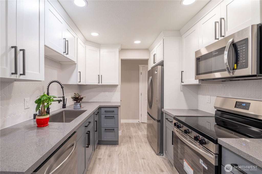 Photo of 5502 220th Street SW #D 205, Mountlake Terrace, WA 98043 (MLS # 2524859)