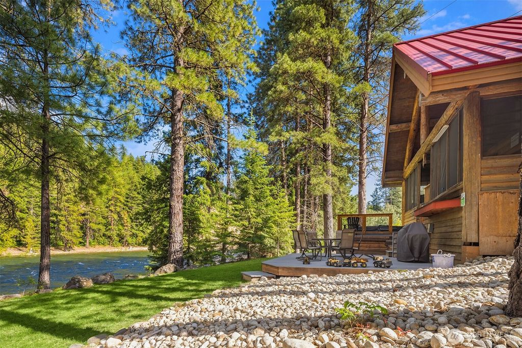 Photo of 197 Swiftwater Lane, Leavenworth, WA 98826 (MLS # 2495120)