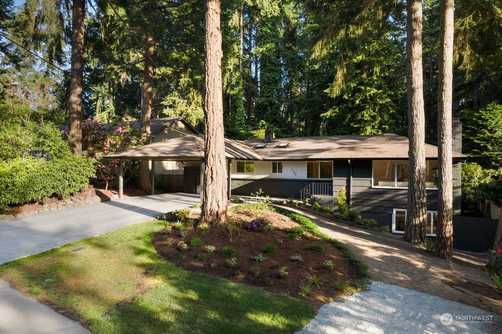 Photo of 125 SW 202nd Street, Normandy Park, WA 98166 (MLS # 2075836)