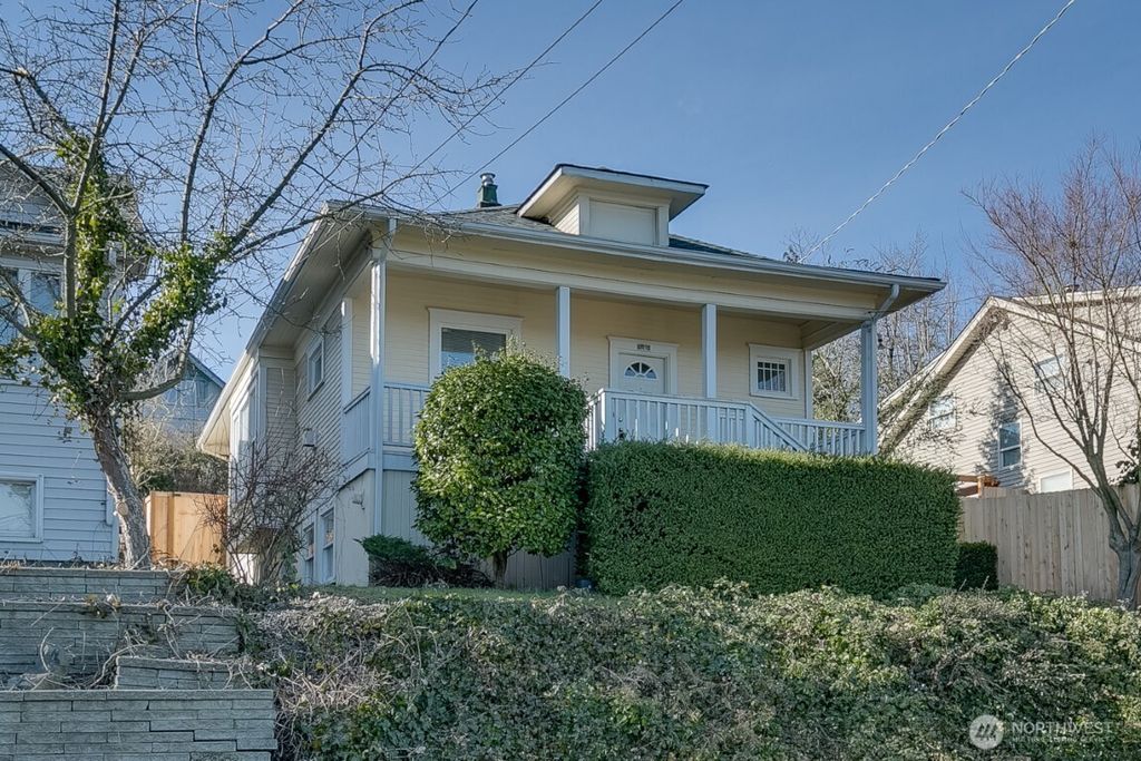 Photo of 6013 6th Avenue NE, Seattle, WA 98115 (MLS # 2507465)