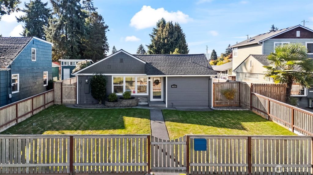 Photo of 4610 N 15th Street, Tacoma, WA 98406 (MLS # 2465637)