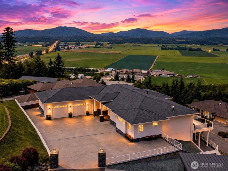 880 Bella Vista Lane