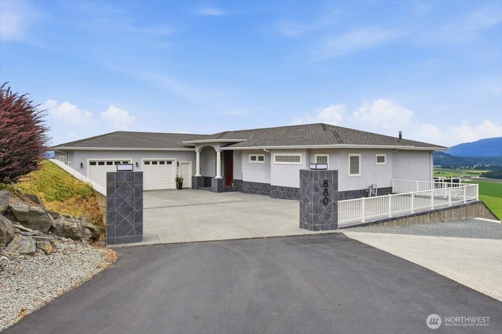 Photo of 880 Bella Vista Lane, Burlington, WA 98233 (MLS # 2544936)
