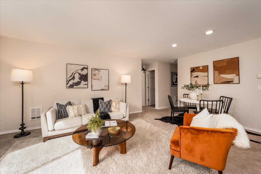 Photo of 1000 NE 88th Street #304, Seattle, WA 98115 (MLS # 2595059)