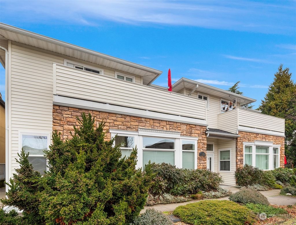 Photo of 5122 S Mayflower Street #203, Seattle, WA 98118 (MLS # 2321208)