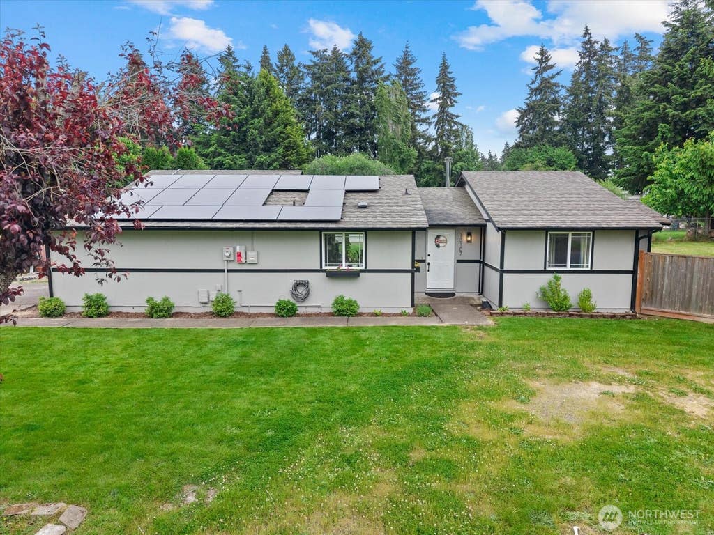 Photo of 13107 108th Avenue Ct E, Puyallup, WA 98374 (MLS # 2533947)