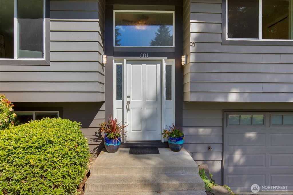 Photo of 601 220th Street SW, Bothell, WA 98021 (MLS # 2498874)